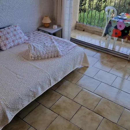 Proche Calvi لوميو